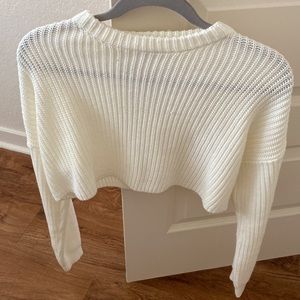 cream/ white cropped sweater from missguided 🤍🤍
